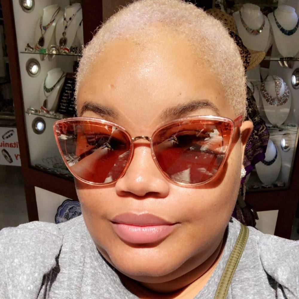 Meet your Posher, Johnika